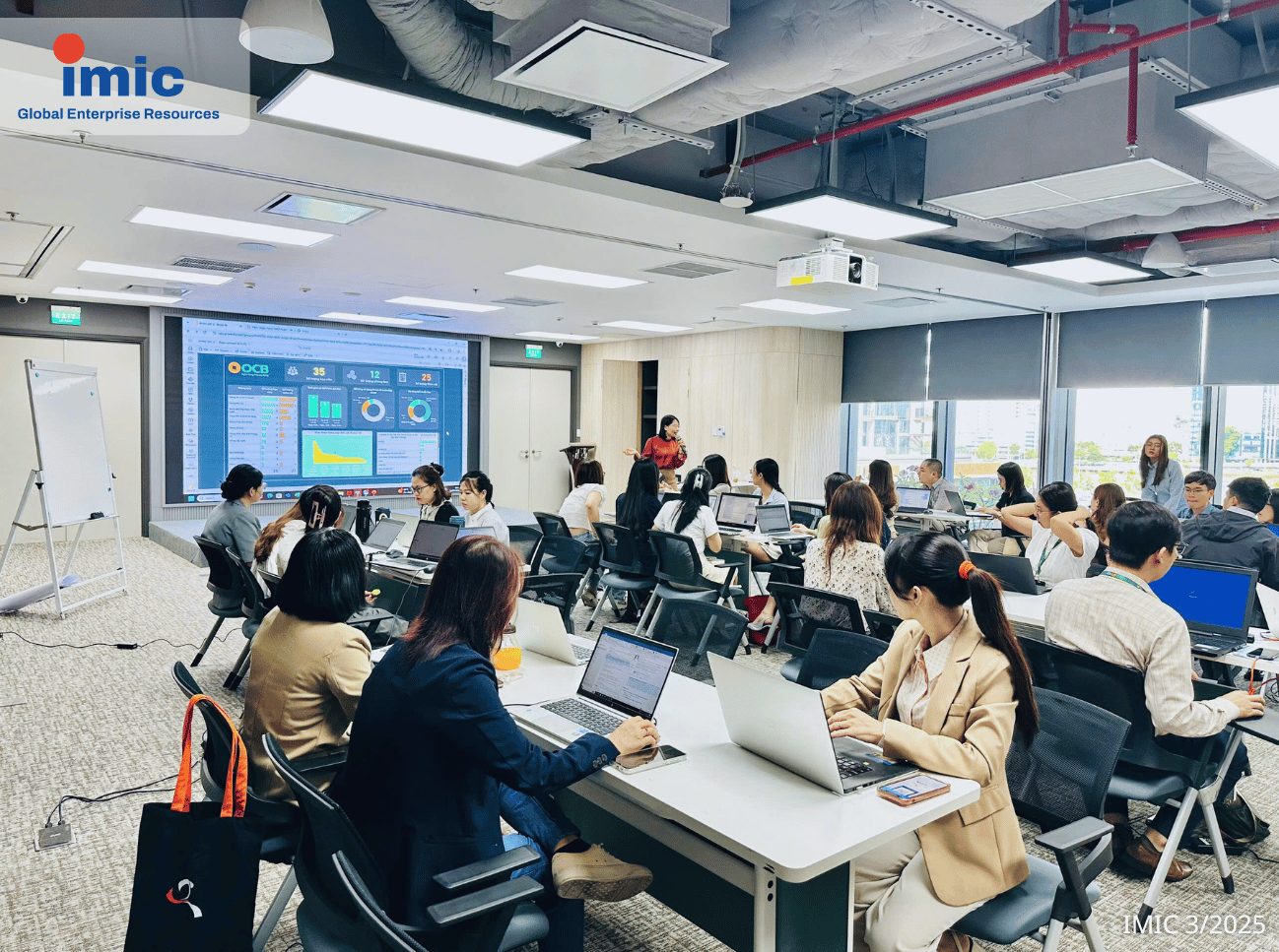IMIC Technology Hợp Tác Đào Tạo Power BI Cho Ngân Hàng OCB
